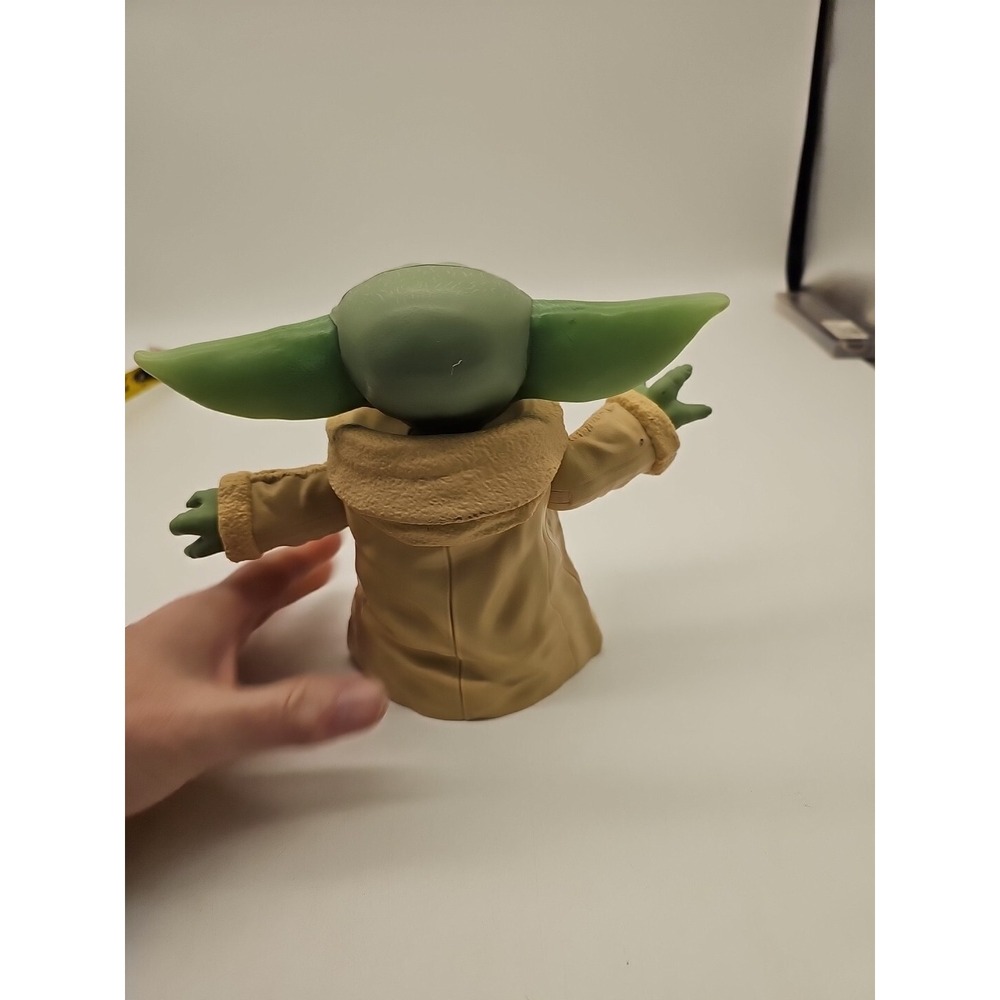 Star Wars The Mandalorian Baby Yoda The Child 6 1/2-Inch Action Figure - Picture 5 of 6
